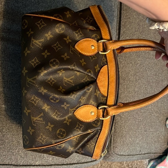 Louis Vuitton Monogram Tivoli PM Bag - Picture 2 of 11